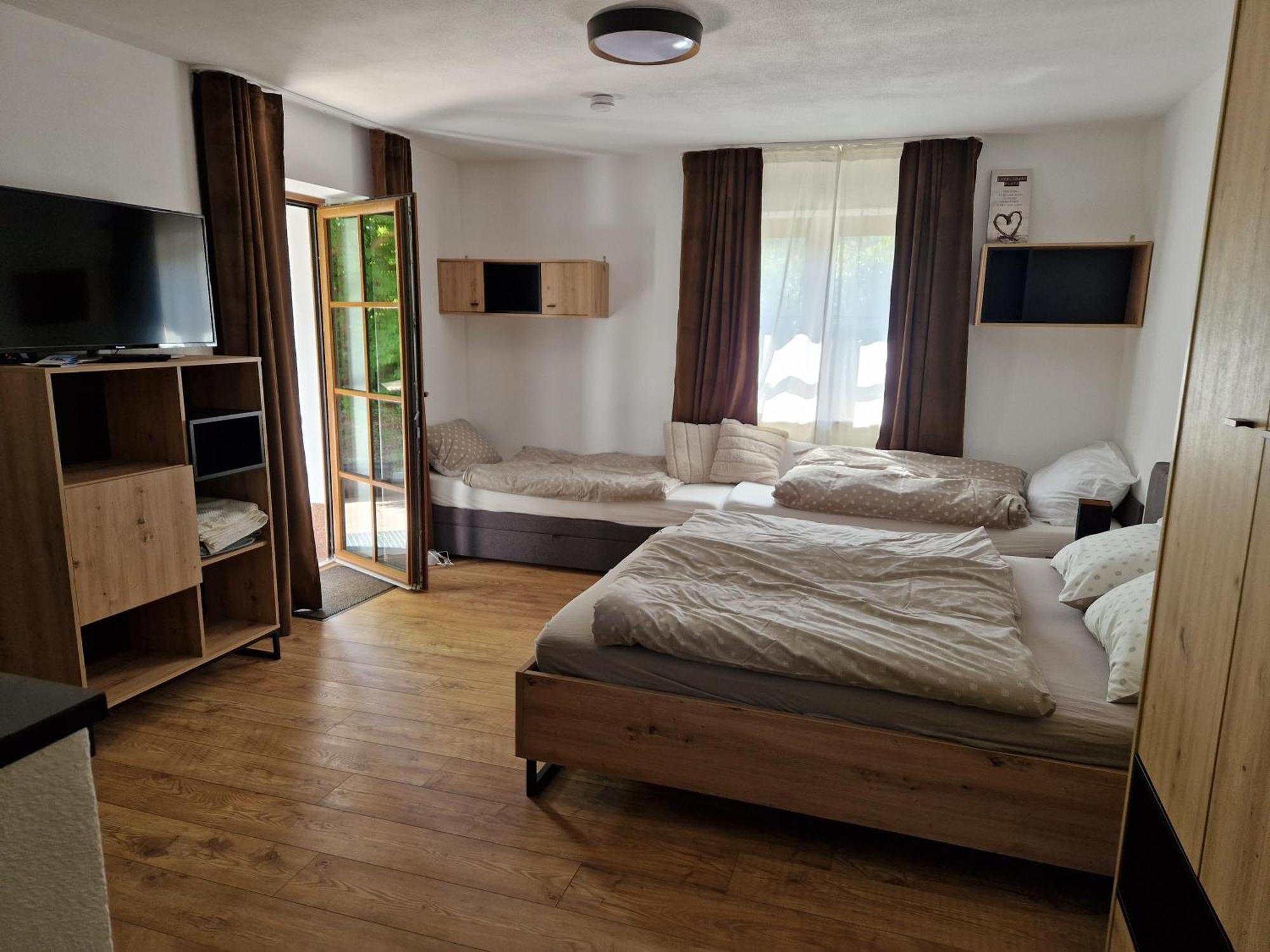 Nicky Apartments And Studios Нийдерау Екстериор снимка