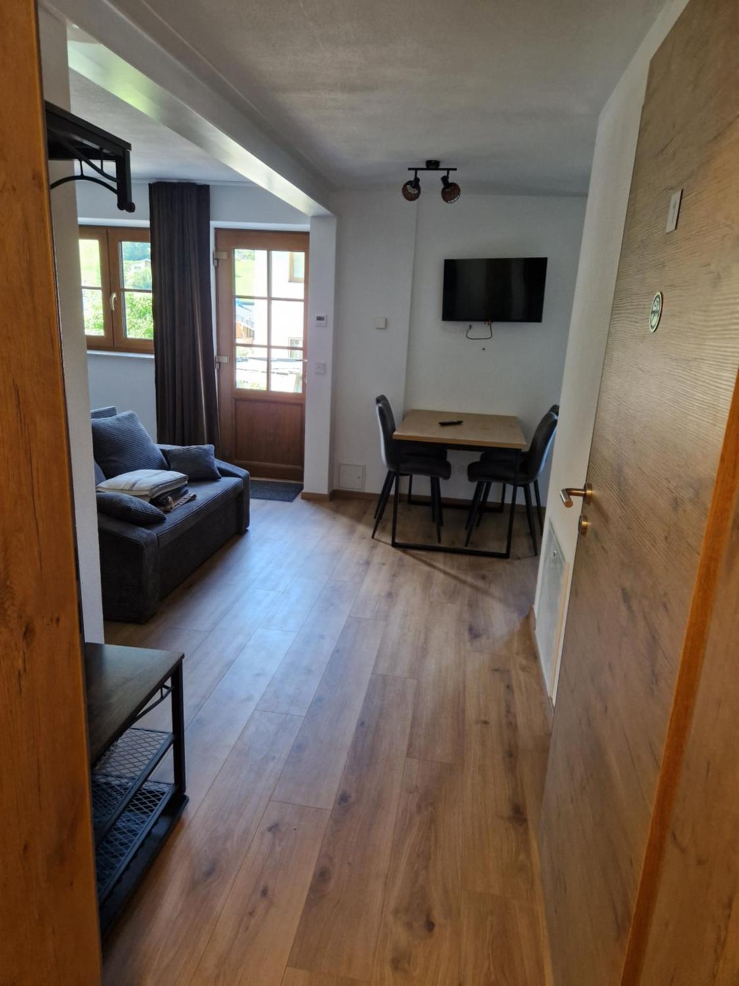 Nicky Apartments And Studios Нийдерау Екстериор снимка